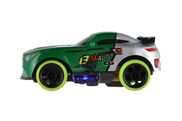 RC Rennwagen grün mit Licht