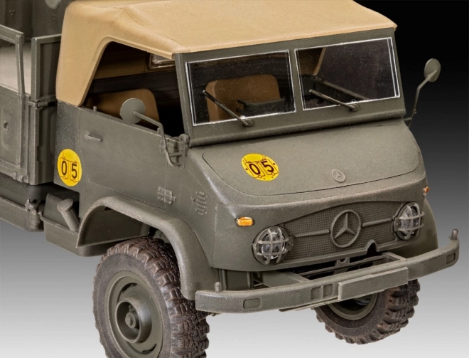 Plastikmodellfahrzeug UNIMOG 404 S 1/35