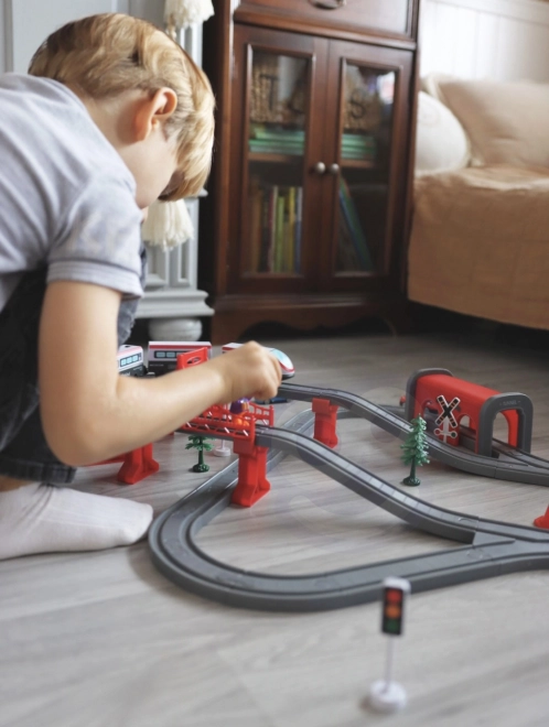 Elektrische Eisenbahn mit Brücke und Tunnel