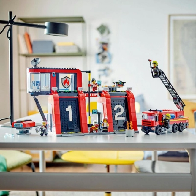 LEGO City Feuerwehrstation mit Feuerwehrauto