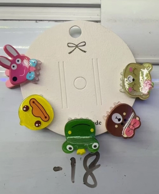 Set von Kinderspangen mit Tiermotiven