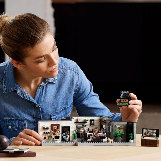 Minifiguren der Fab Five und Gäste
