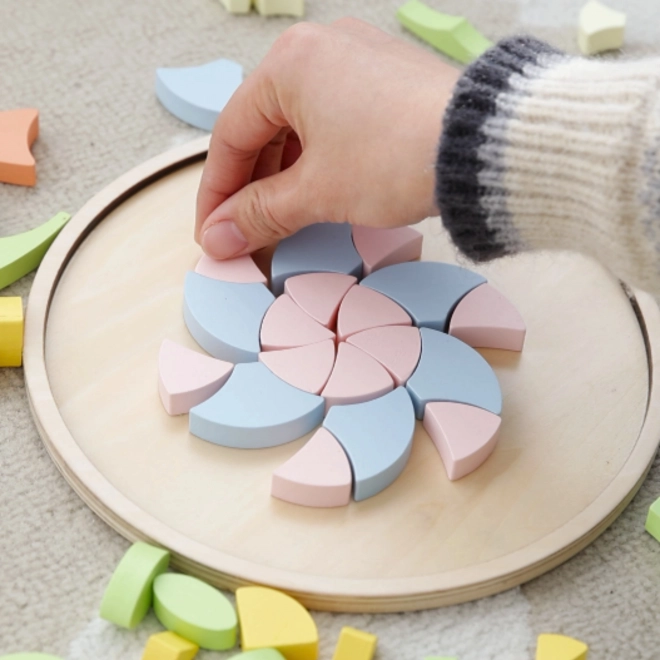 Pastellfarbene Mandala Montessori Mosaik Blumen