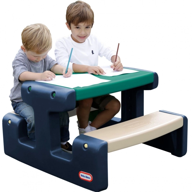 Blau-grüner Kindertisch Little Tikes für den Garten