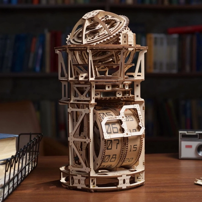 Ugears hölzernes mechanisches Uhrenmodell mit Tourbillon