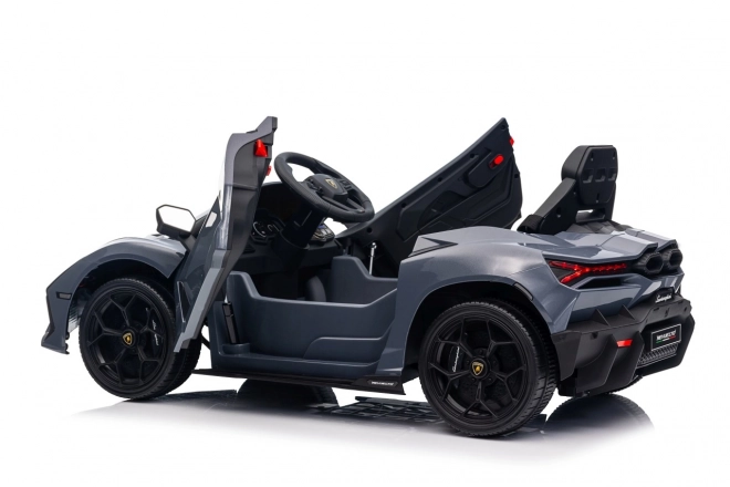 Auto lamborghini revuelto grau