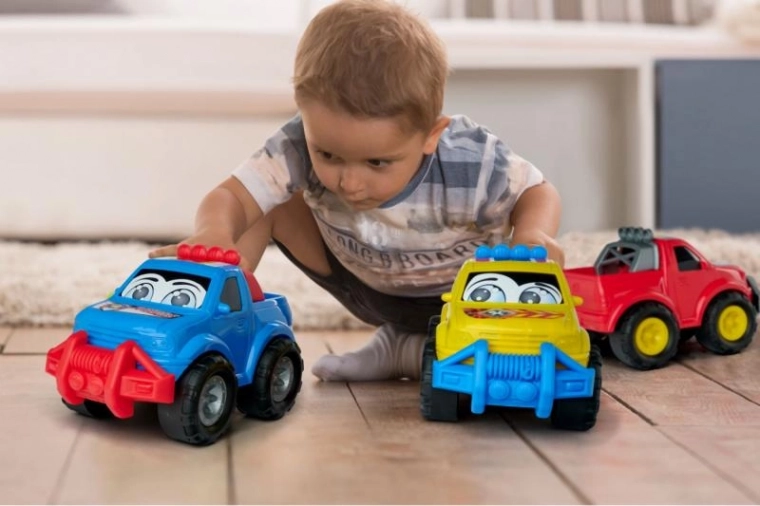 Große und sichere Autos für kleine Hände