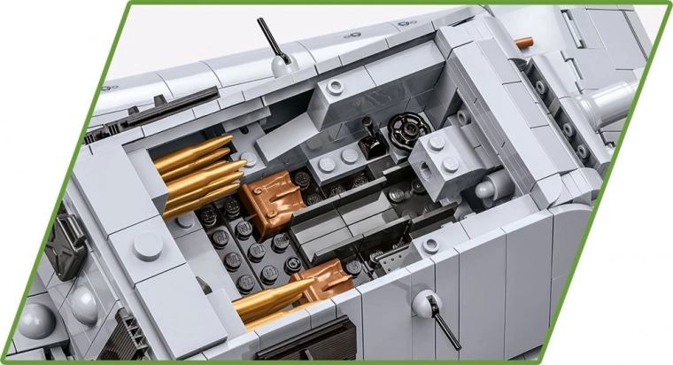 Ausgearbeiteter Innenraum und herausnehmbarer Motor