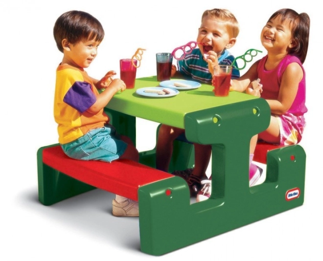Bequeme Sitzplätze für vier Kinder