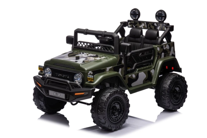 Realistisches TOYOTA-Design im Tarnstil