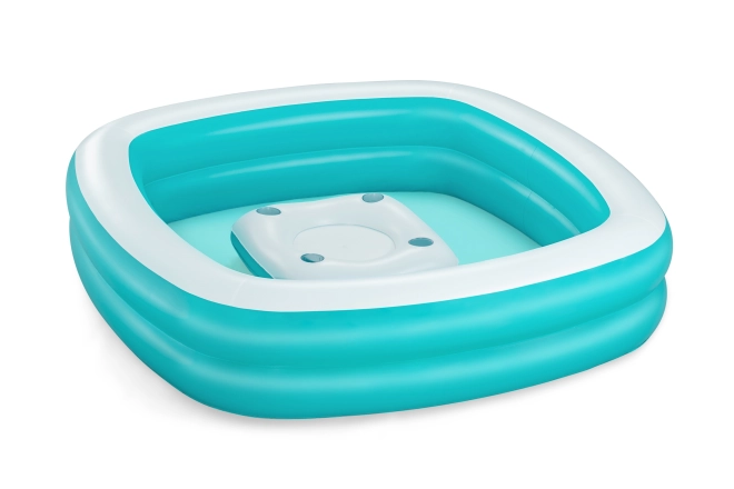 Geräumiger quadratischer Pool
