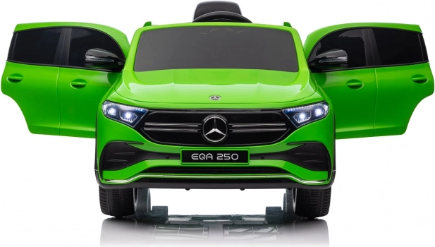 Elektrisches Auto Mercedes Benz EQA 250 grün