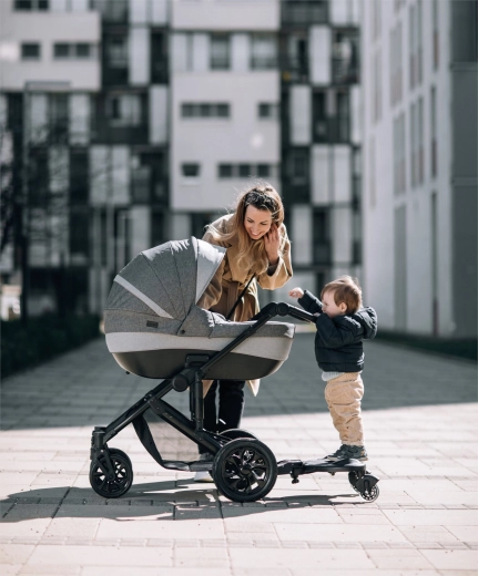 Universelle Befestigung an den meisten Kinderwagen