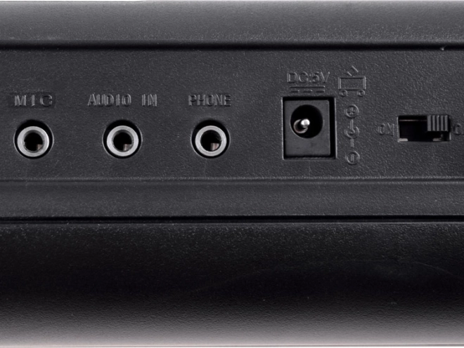 Praktische Konnektivität und USB-Stromversorgung