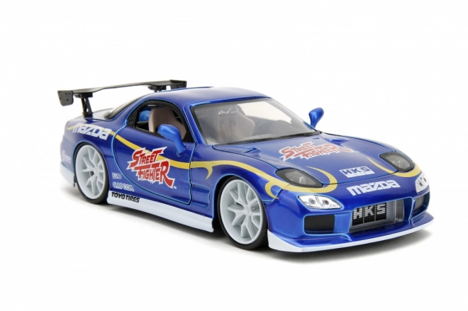 Originalgetreue Replik des Kultwagens Mazda RX-7 (1993)