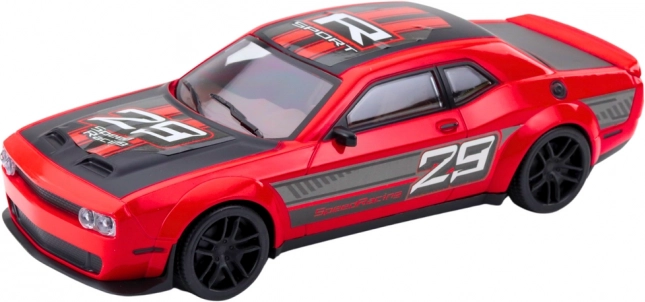 Roter Sportwagen mit Heckantrieb