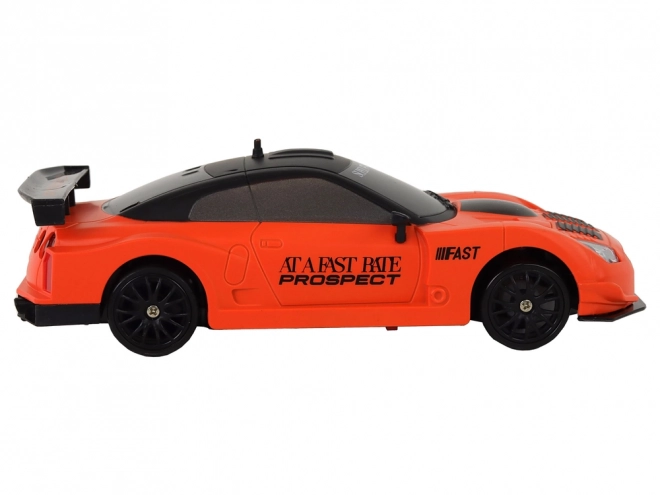 Ferngesteuertes Sportauto mit austauschbaren Rädern