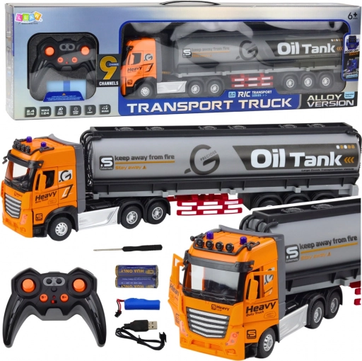 Ferngesteuerter Tankwagen mit Licht und Sound 1:24