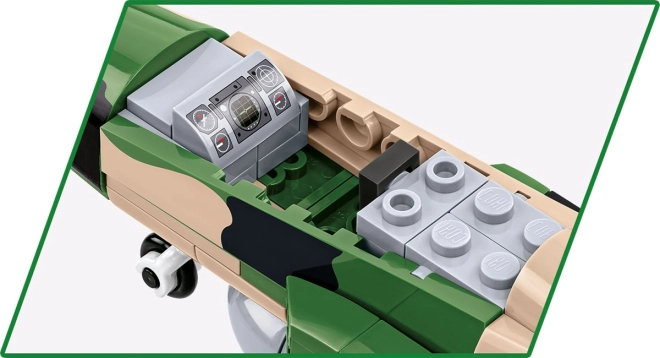 Öffenbares Cockpit und Pilotenfigur
