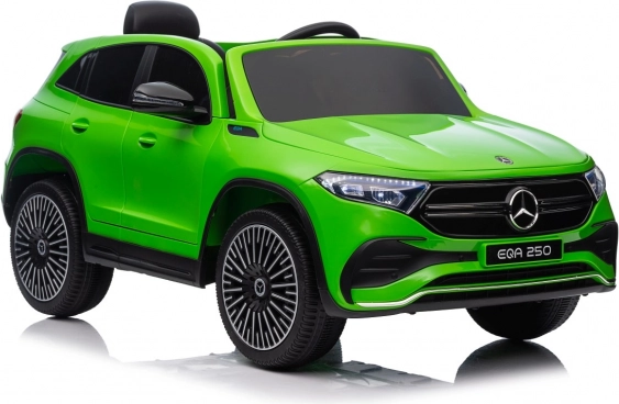 Elektrisches Auto Mercedes Benz EQA 250 grün
