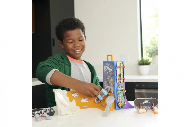 Hot Wheels Skatepark mit Fingerboard