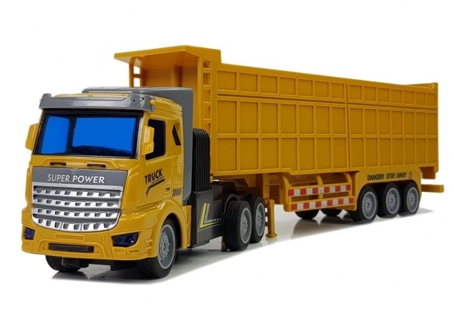 Fernsteuerbarer Gelber LKW mit Großem Anhänger