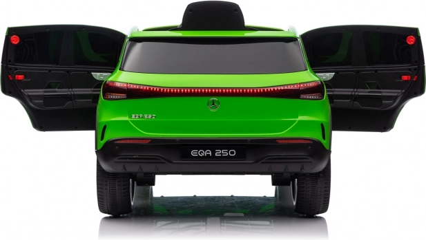 Elektrisches Auto Mercedes Benz EQA 250 grün