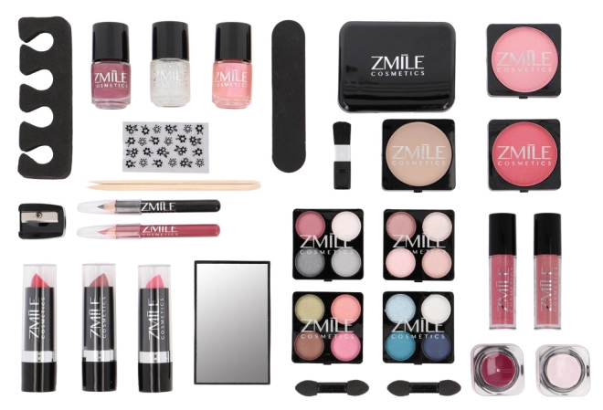 Komplette Ausstattung für Make-up und Maniküre