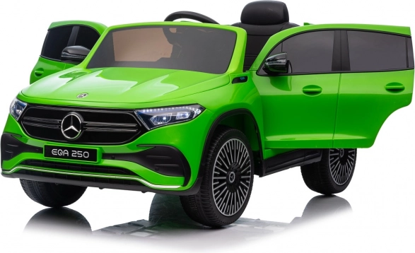Elektrisches Auto Mercedes Benz EQA 250 grün