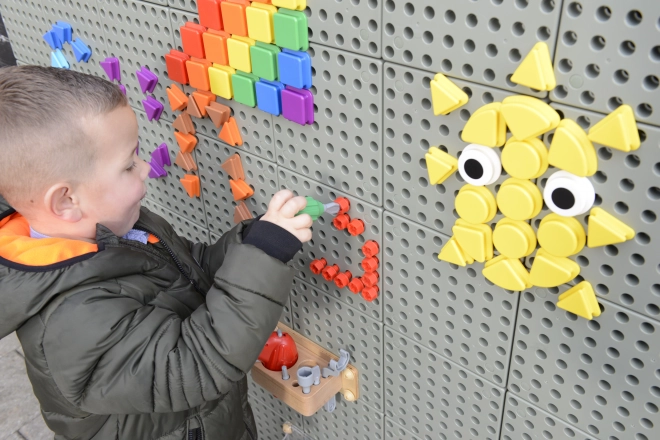 Masterkidz Werkzeugset mit Bohrer und 8 Elementen für die wissenschaftlich-kreative STEM-Tafel