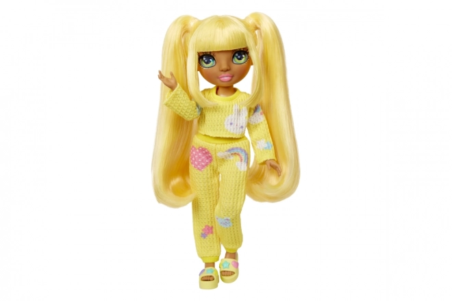Rainbow High Junior Modepuppe im Pyjama - Sunny Madison
