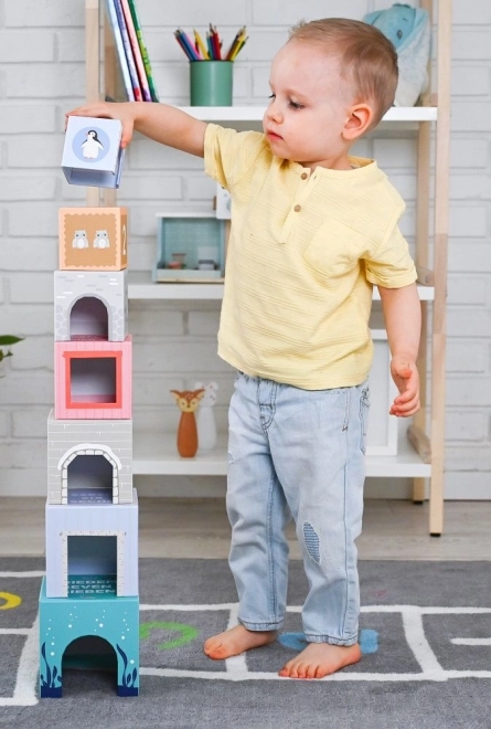 Pyramide mit arktischen Tieren