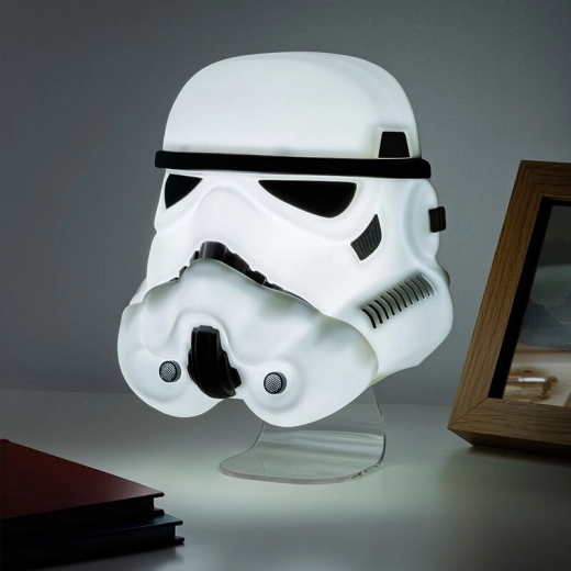 Ikonischer Stormtrooper‑Helm als Ambient‑Lampe