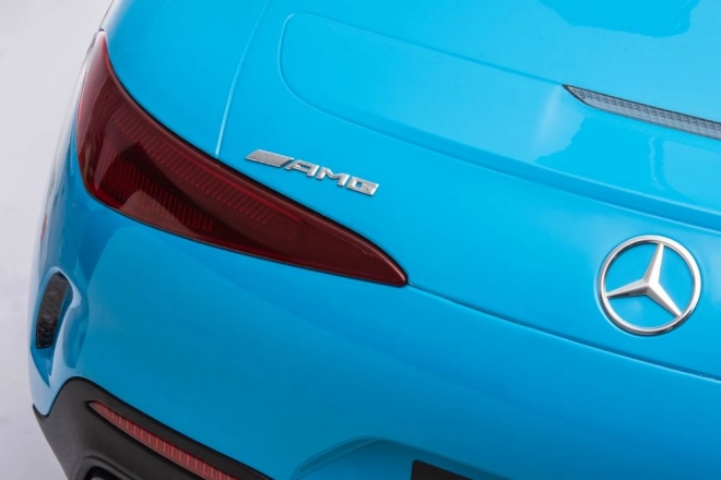 Elektrisches Auto Mercedes AMG SL63 blau lackiert