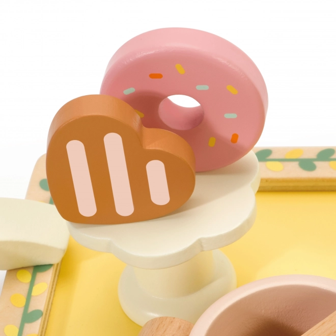 Holzteeset und Desserts für Kinder