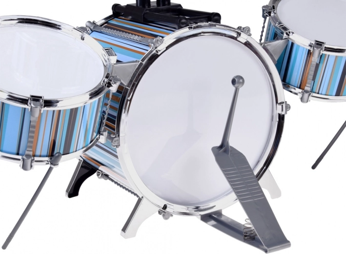 Realistisches Spielgefühl dank Bassdrum-Pedal
