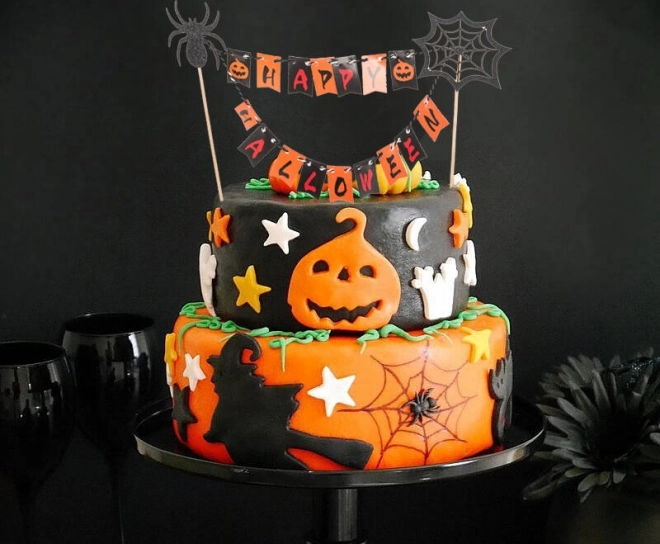 Halloweenkuchen- und Cupcake-Dekoration