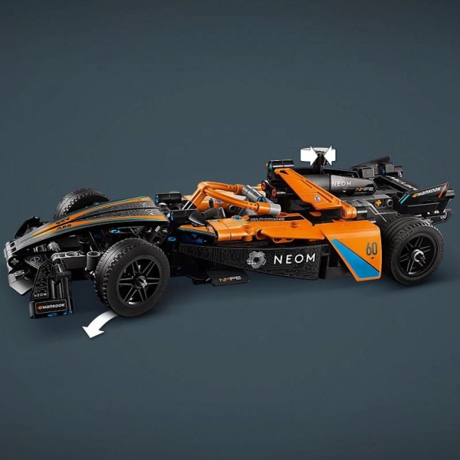 LEGO Technic NEOM McLaren Formel E Rennwagen