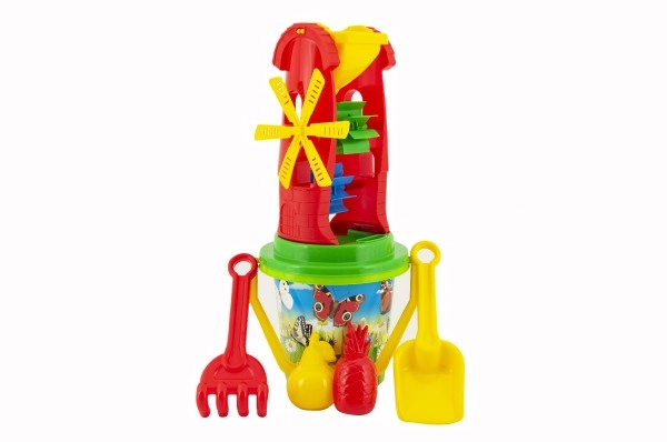 Komplettes Set an Werkzeugen und Förmchen