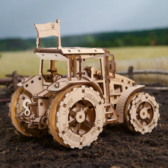 Ugears 3D Holzmechanisches Puzzle Traktor