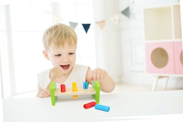 Holzspielzeug-Hammerbank für Kinder