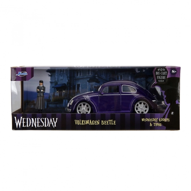 VW Käfer Model 1:24 mit Wednesday Addams Figur