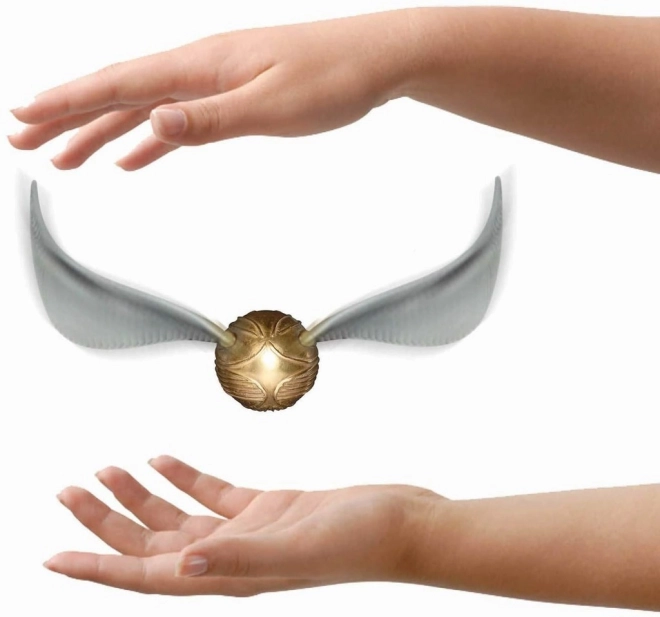 Fliegende Replika des Goldenen Schnatzes aus QUIDDITCH