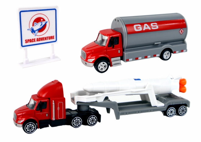 Lkw mit Anhänger zum Transport der Rakete