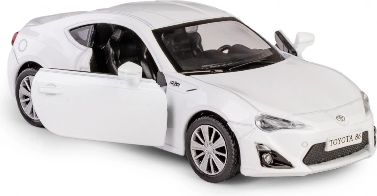 Öffnende Türen und detailgetreuer Innenraum