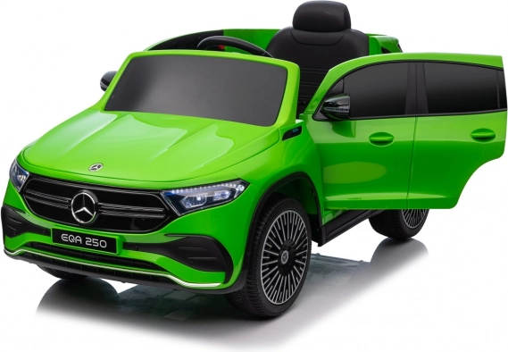 Elektrisches Auto Mercedes Benz EQA 250 grün