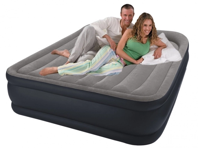 Aufblasbare Matratze 203x152cm mit Pumpe Intex 64136