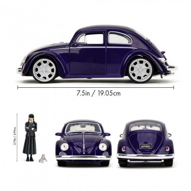 VW Käfer Model 1:24 mit Wednesday Addams Figur