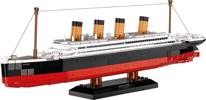 Modellbausatz R.M.S. Titanic im Maßstab 1:700