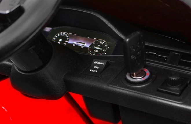 Elektrisches Auto Range Rover Evoque rot